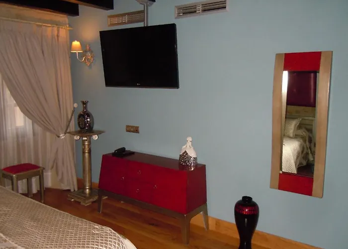 La Torre De Isla & Guest house 4*